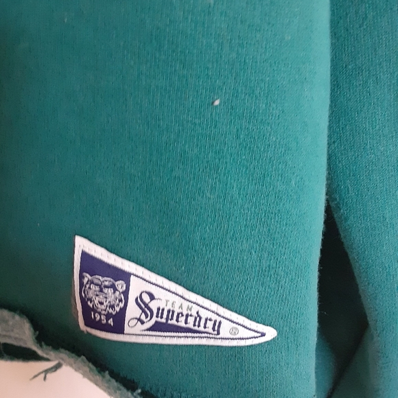 Wmns Superdry Cropped Raw Edge Hem - Picture 2 of 7